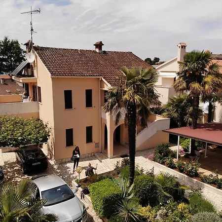 Apartment A4 Ines Near *