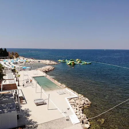 A4 Ines Near * Porec